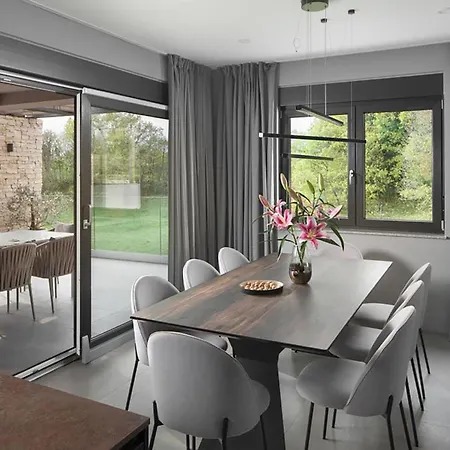 Semesterbostad Anthea Paola By Interhome