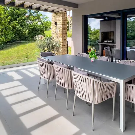 Anthea Paola By Interhome * Nedeščina